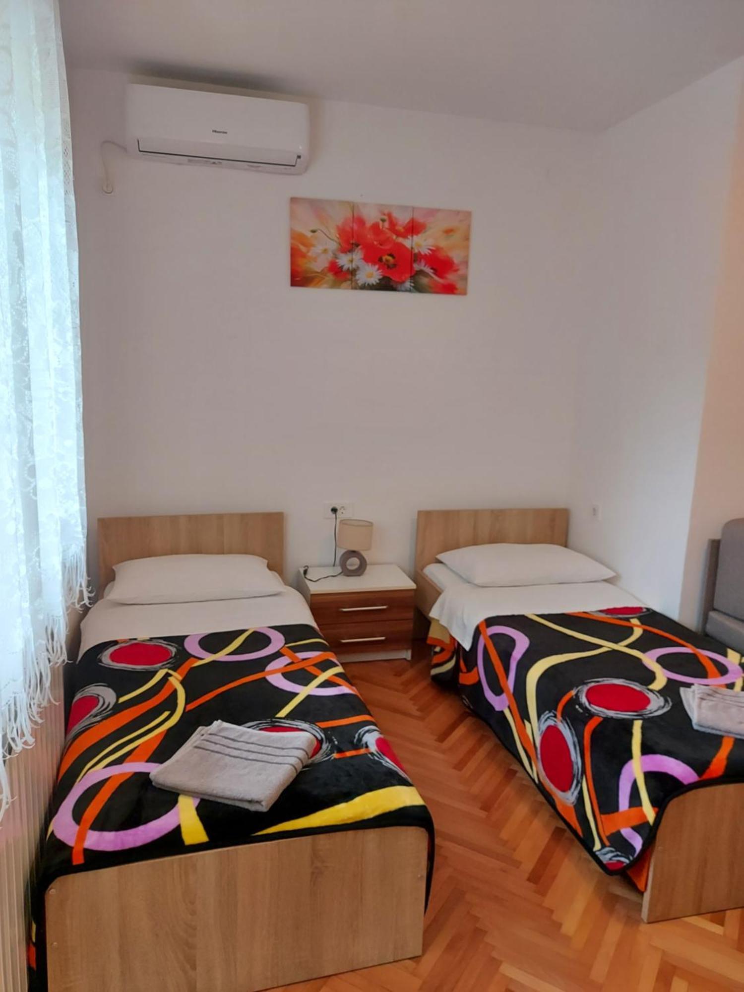 Elena Rooms Pasjak Exterior foto